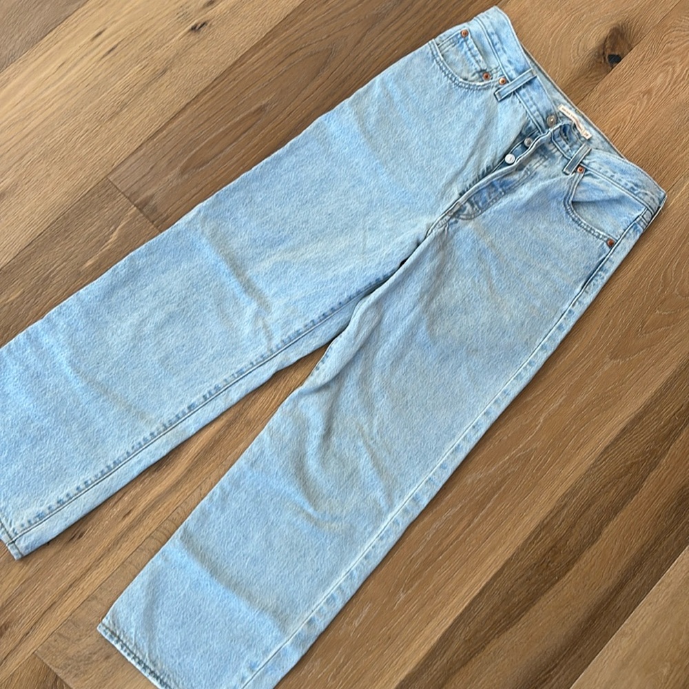 Levi’s Women’s Ribcage Straigh Ankle Jeans
